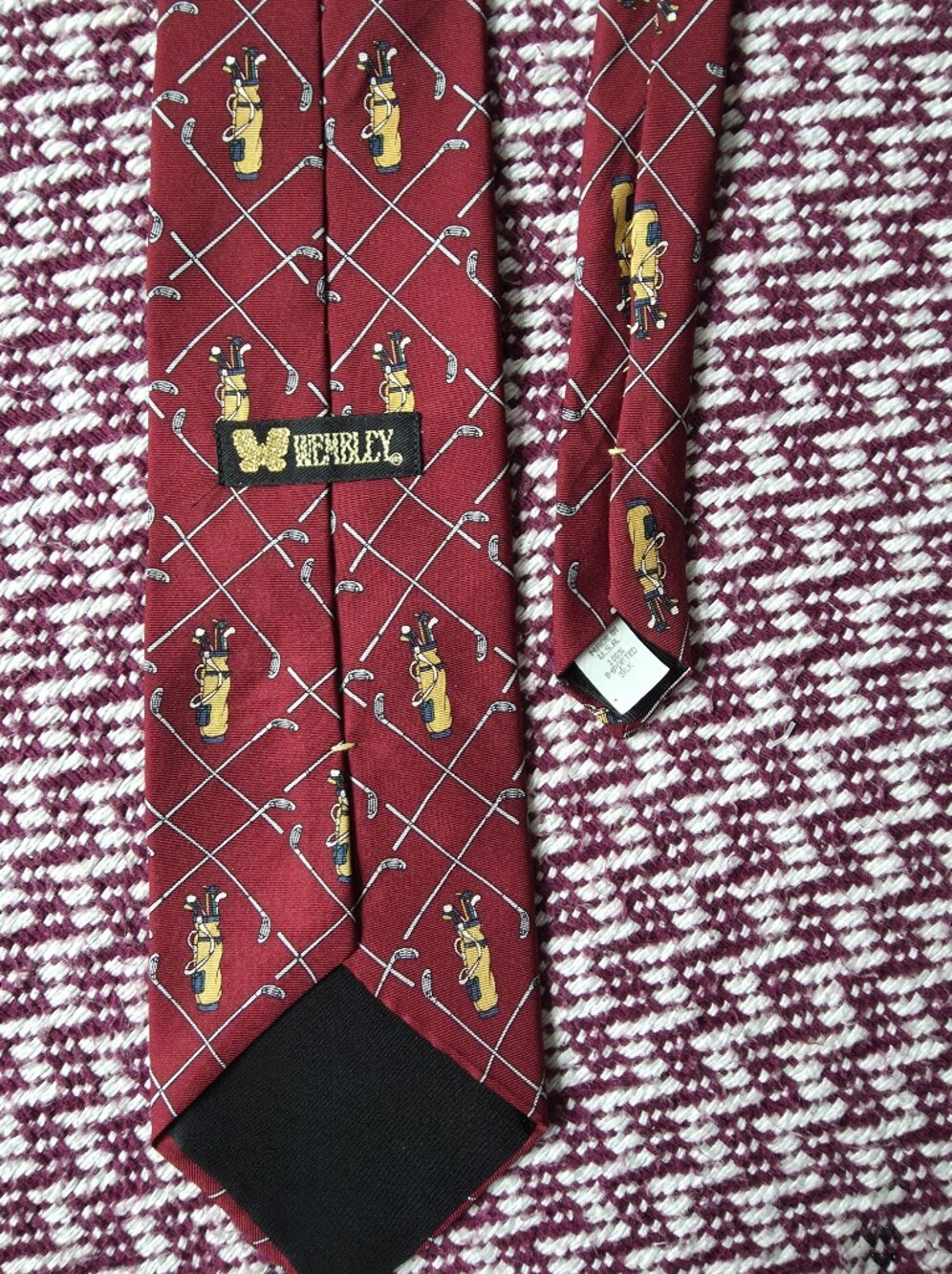 Wembley Maroon Golf Bag & Clubs Silk Tie